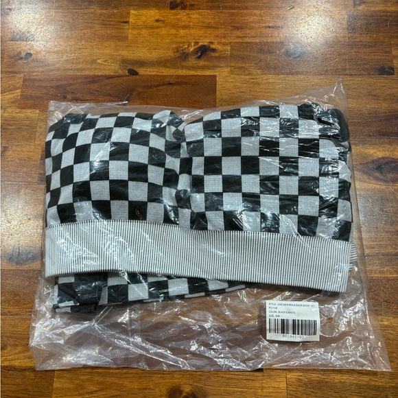 NWOT Checkmate Checkered Crop Two Piece Set black and white size S/M - Picture 7 of 7